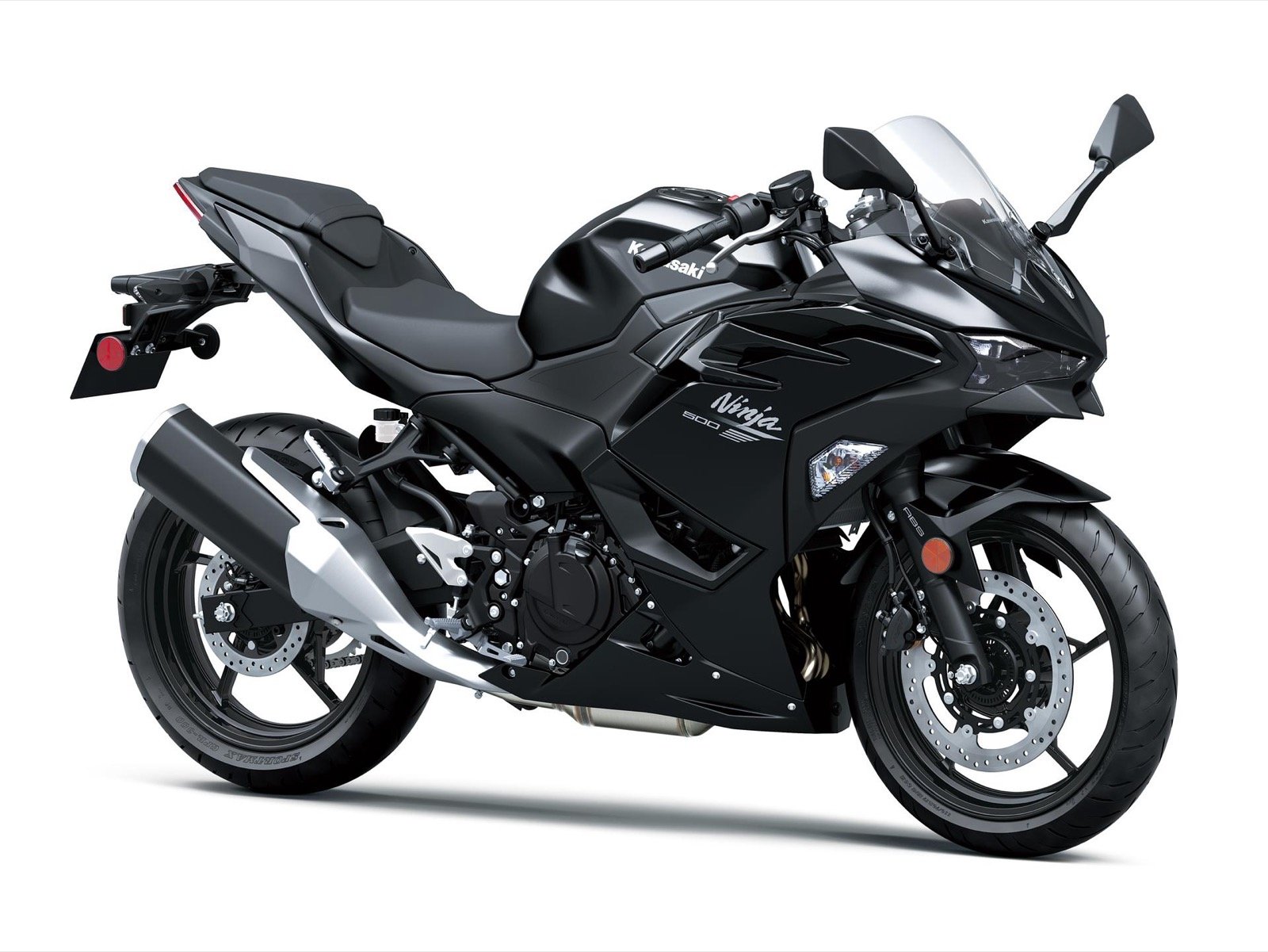 Kawasaki Ninja 500 2026 Metallic Flat Spark Black vista lateral frontal