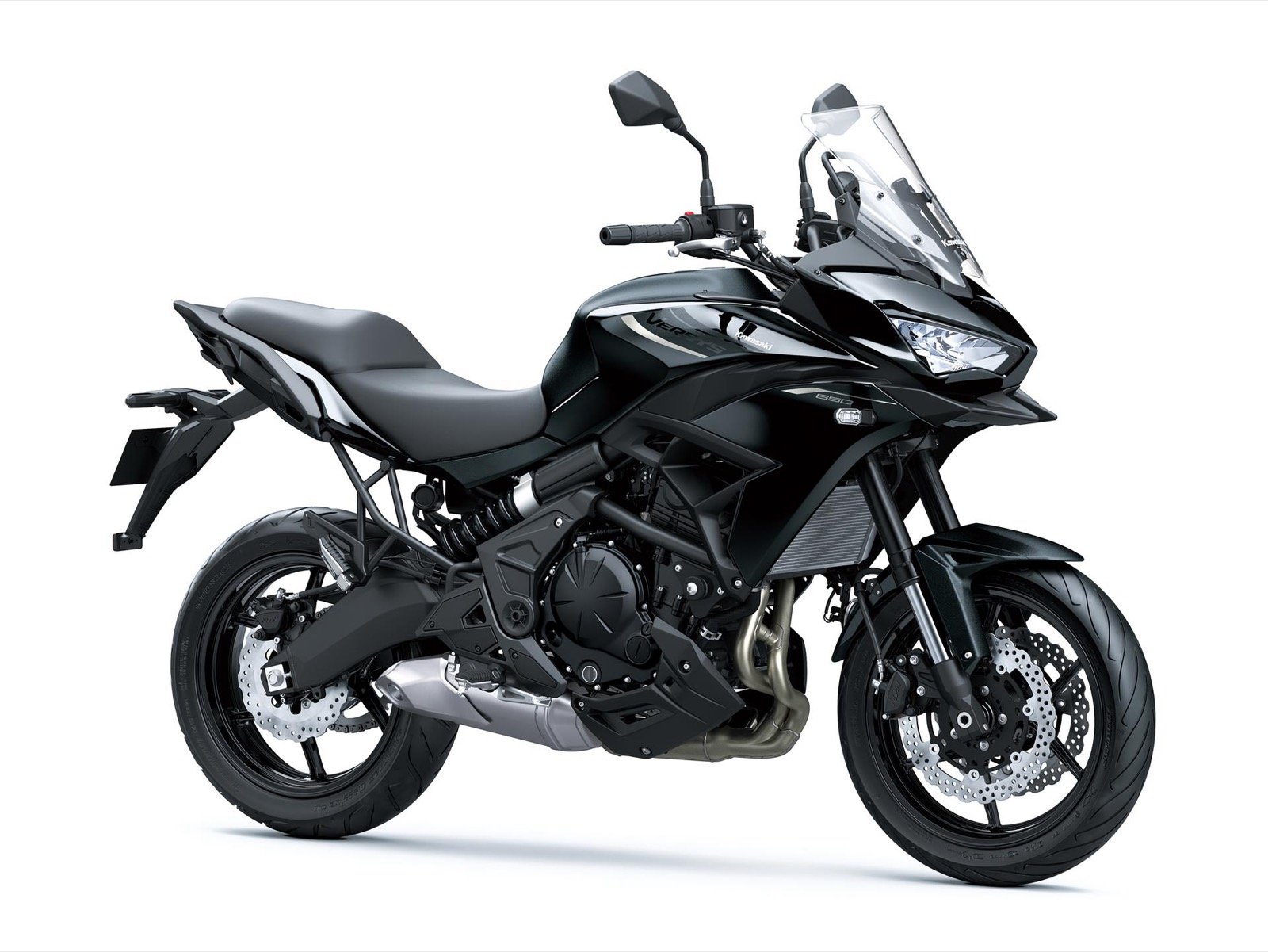 Kawasaki Versys 650 2026 Metallic Flat Spark Black vista lateral frontal