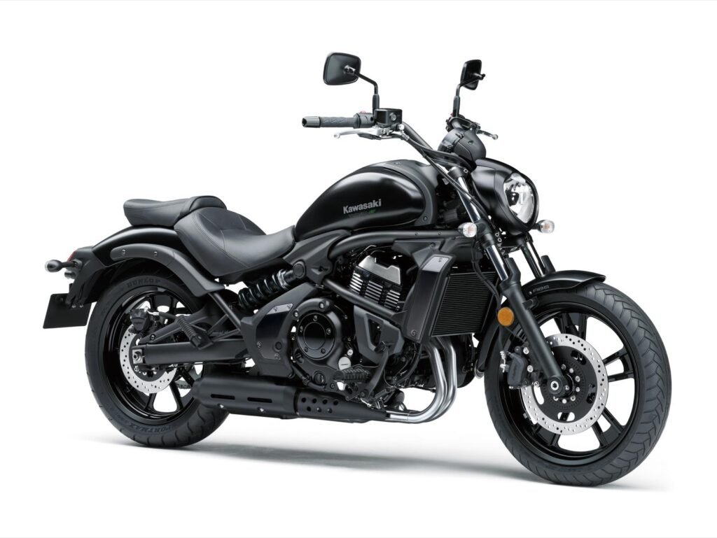 Kawasaki Vulcan S 2026 Metallic Flat Spark Black vista lateral frontal